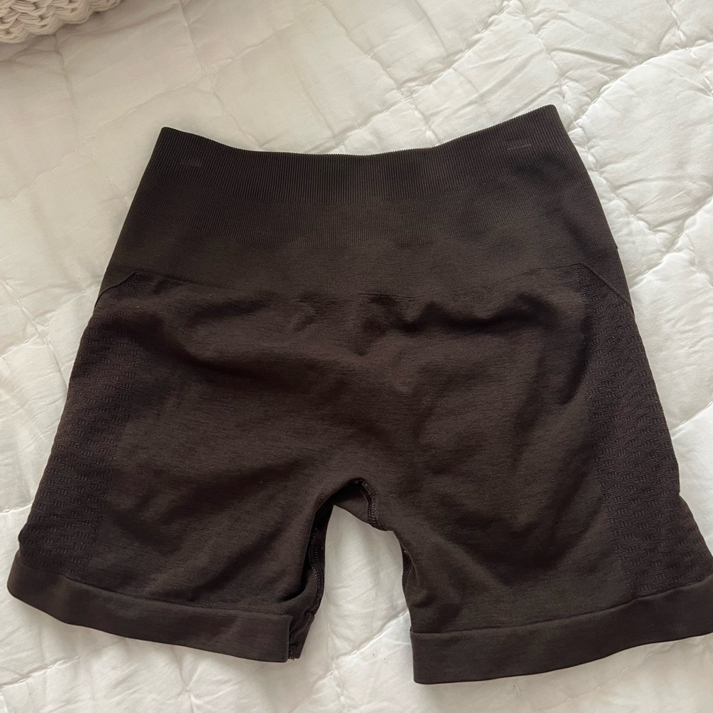 Alphalete Women's Dark Brown Bike Shorts - Picture 1 of 2